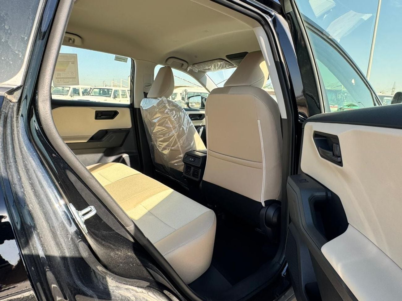 تويوتا راف ٤ TOYOTA RAV4 LE COLOR 2.0L AWD SUV 2026
