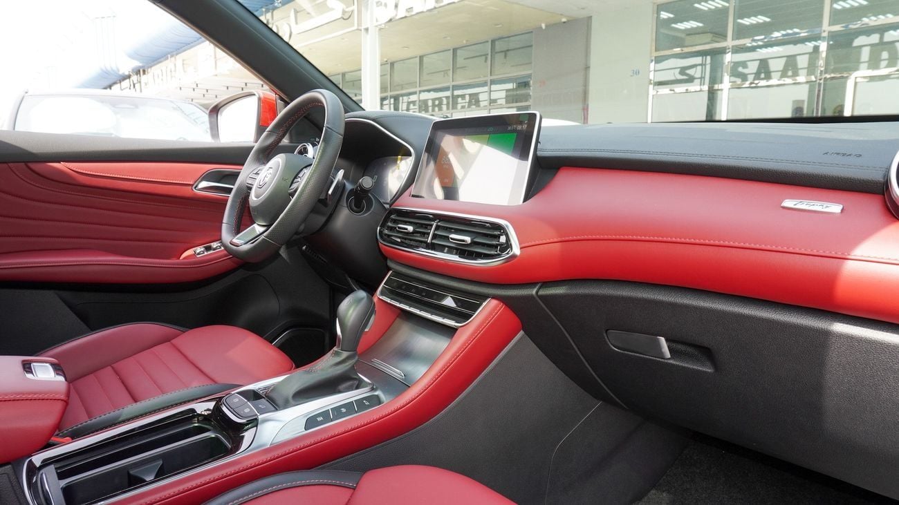 أم جي HS LUXURY