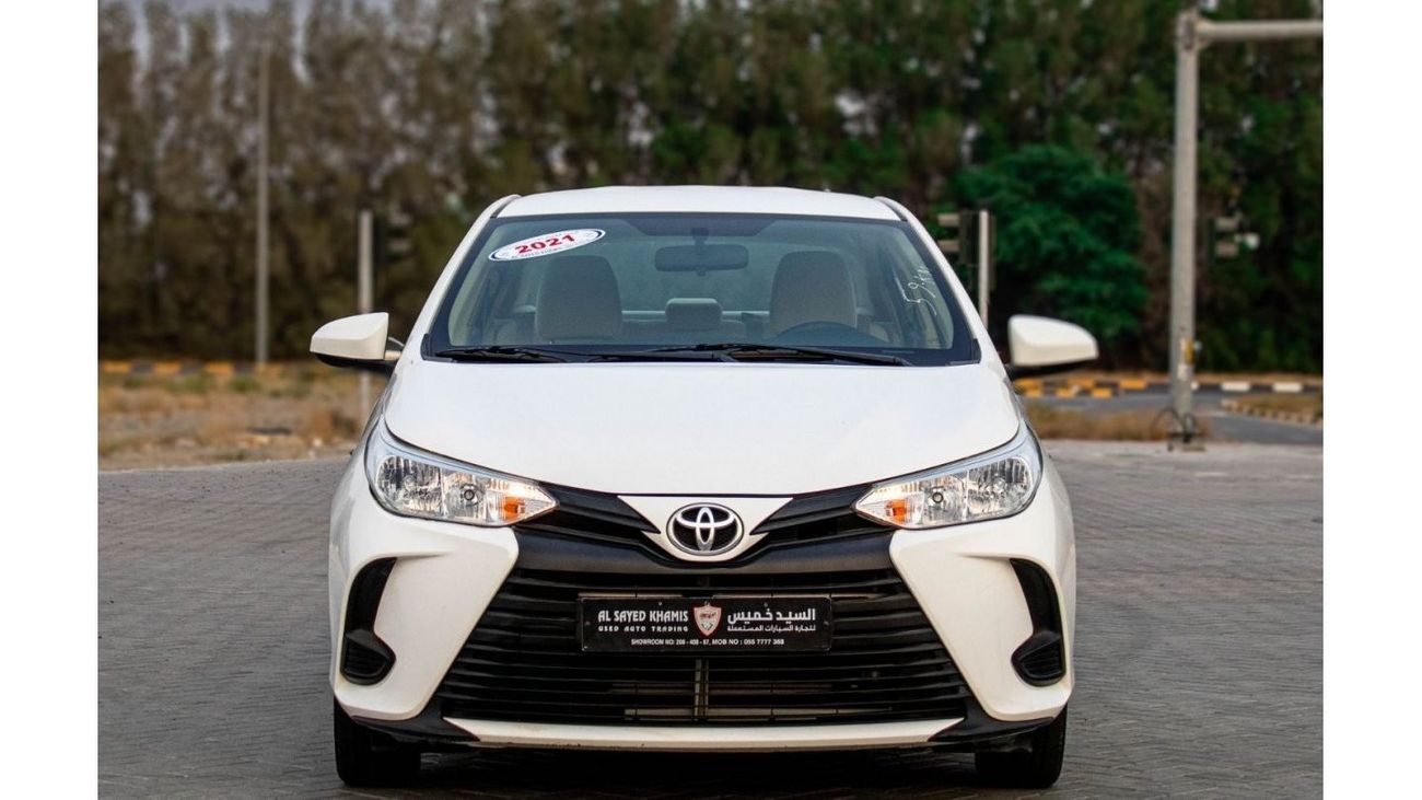 تويوتا يارس سيارة تويوتا ياريس SE (XP130) 2021، سيدان بأربعة أبواب، محرك بنزين 4 سلندر سعة 1.5 لتر، ناقل حركة أو