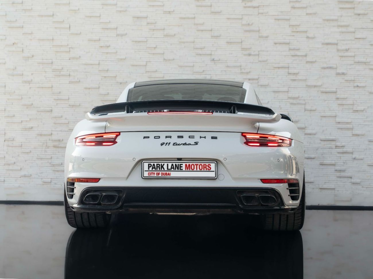 Porsche 911 Turbo S 3.8L (530 HP) Coupe