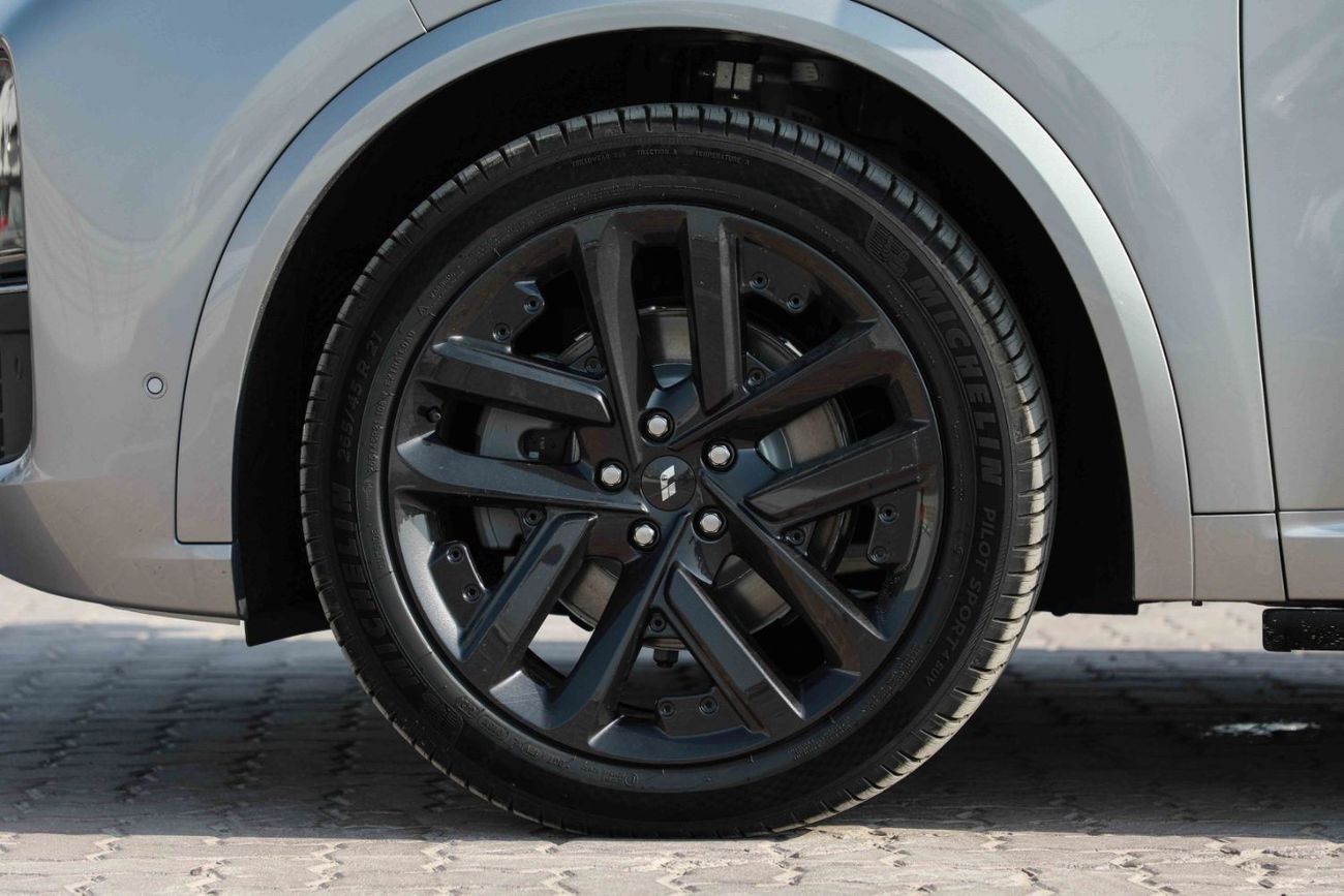 Li Auto L9 2024 Li Auto L9 ULTRA 1.5 - Silver inside Black & Orange | Export Only