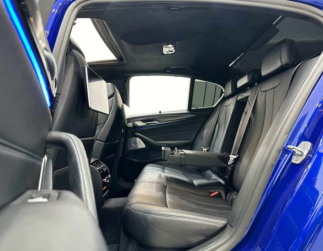 BMW M5 Std 2018 BMW M5, SEP 2024 BMW Warranty + SEP 2026 Service Contract, GCC