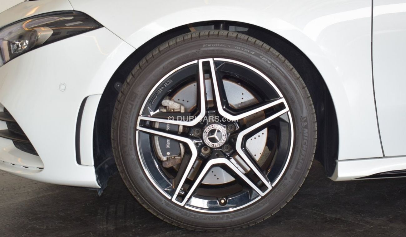 Mercedes-Benz A 250 Premium + Mercedes A250 AMG