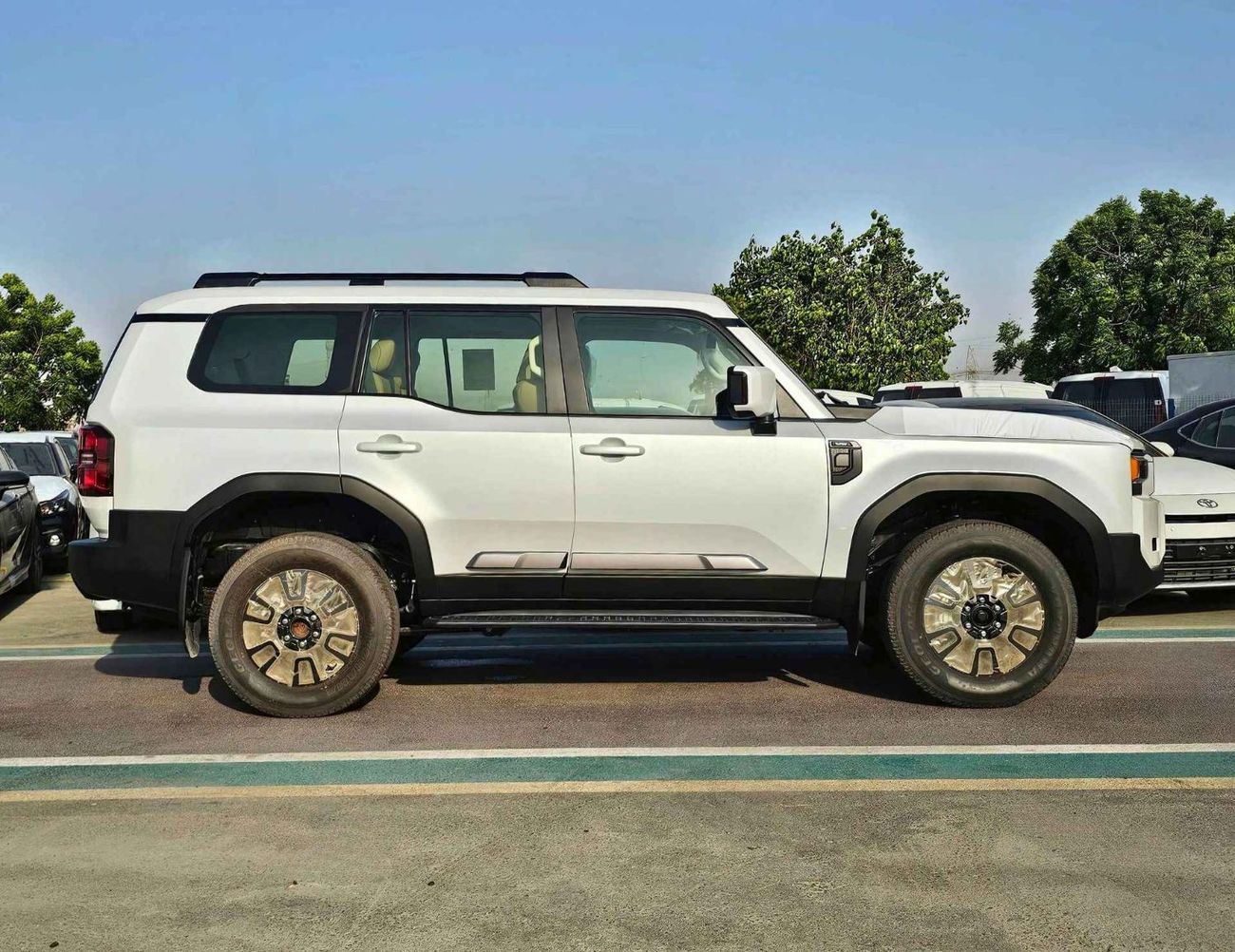 Toyota Prado ALL ROUNDER TURBO / 2.4T V4 PETROL / DRIVER PWR SEAT WITH LEATHER SEATS / FULL OPTION (CODE # P24AR)