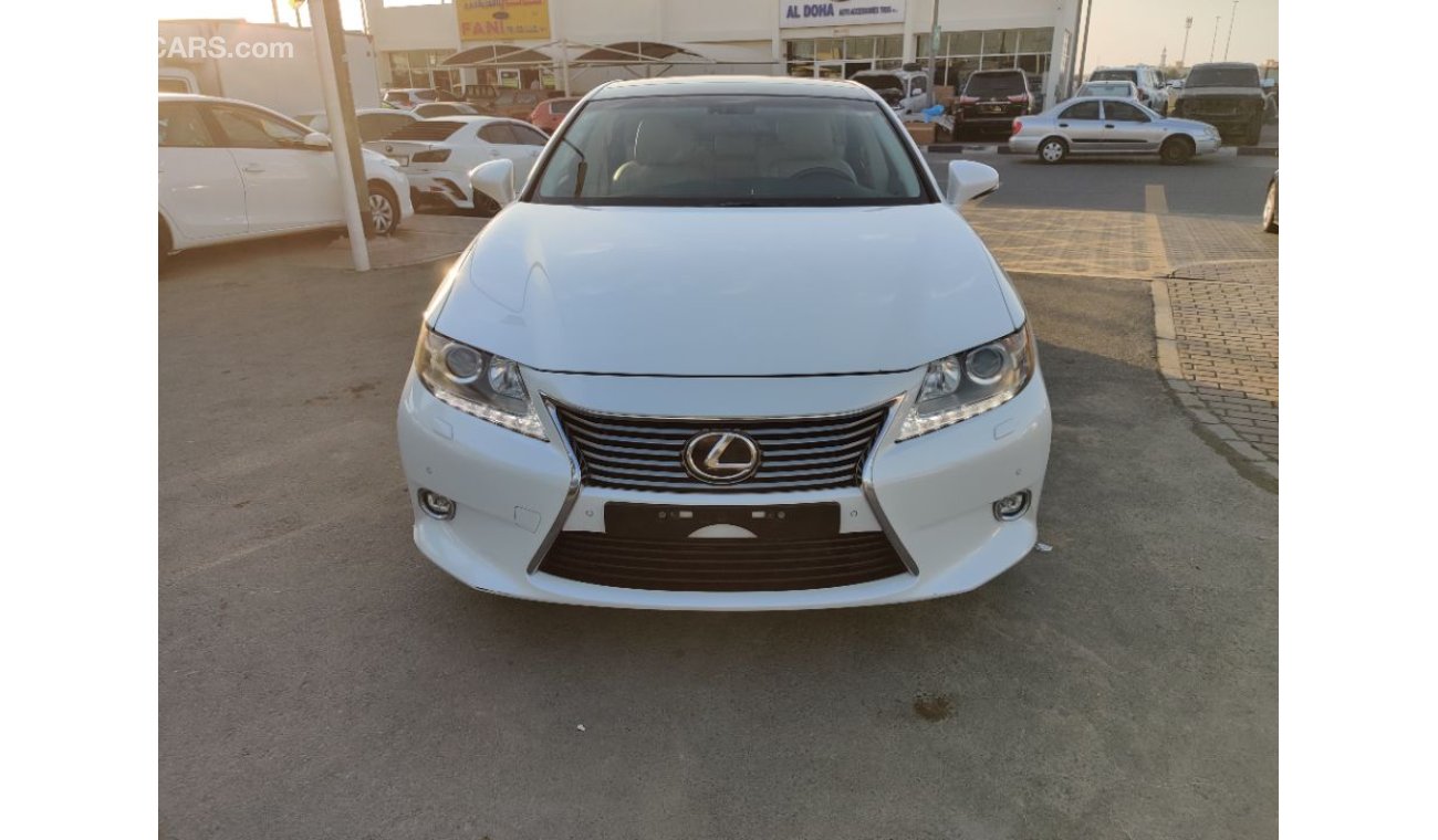 Lexus ES350 2015 model GCC specs full options panorama roof navigation camera