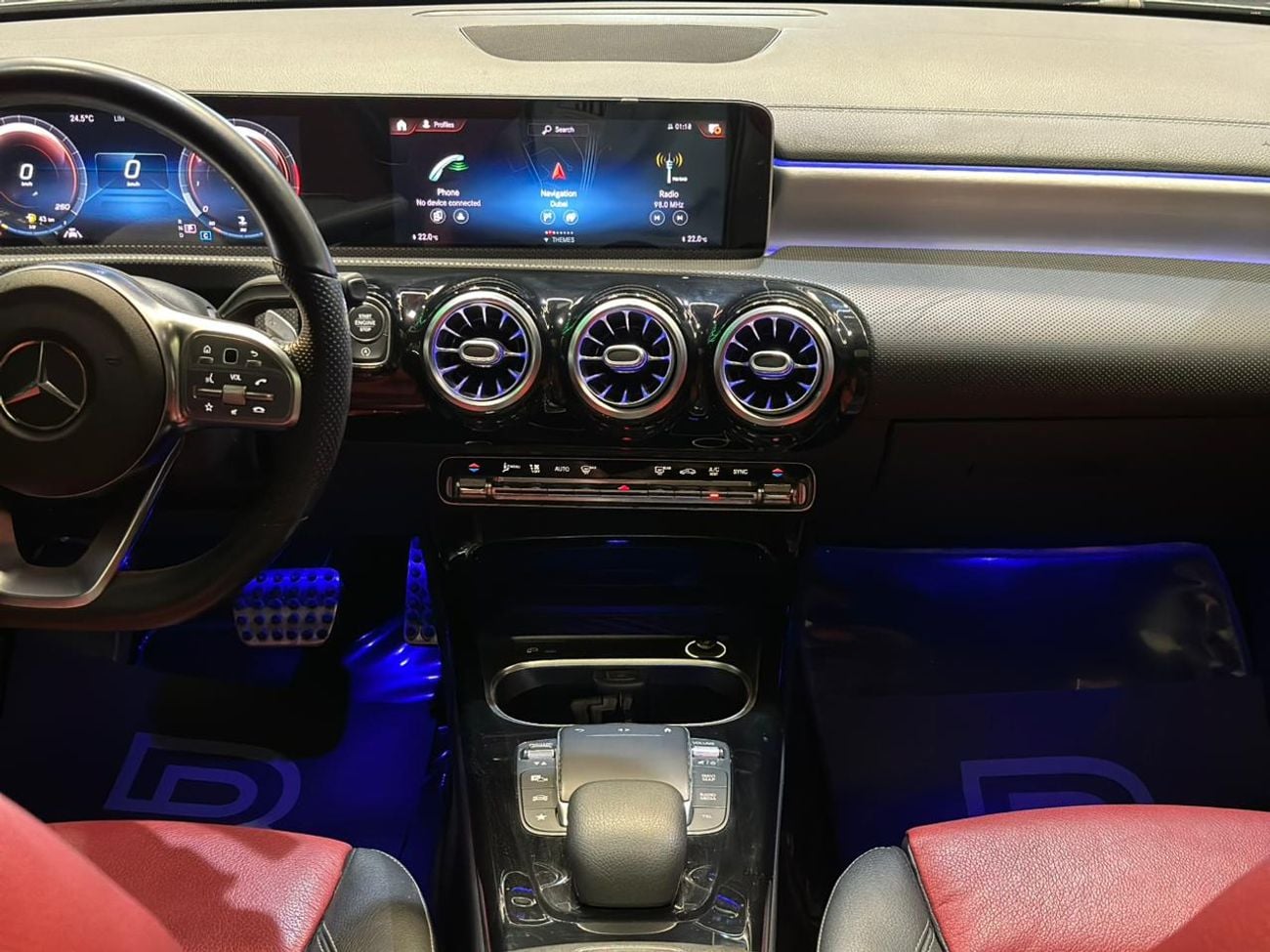 Mercedes-Benz CLA 250 Premium + 2.0L MERCEDES-BENZ CLA250 | GCC | 2020 | 1 OWNER + FULL SERVICE HISTORY (GARGASH)