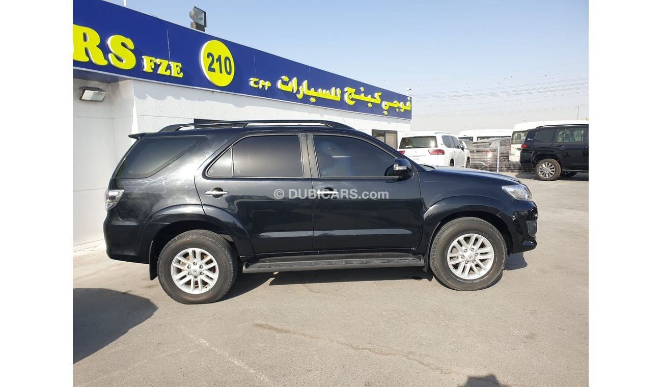 Toyota Fortuner 2.7 PETROL (4 CYLINDER)