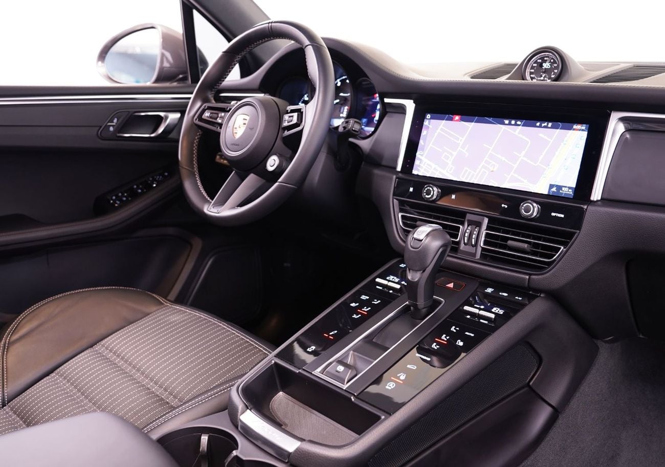 بورش ماكان T 2.0L (260 HP) 2024 Porsche Macan, Warranty, Full Porsche Service History, Sport Chrono Package, Ve