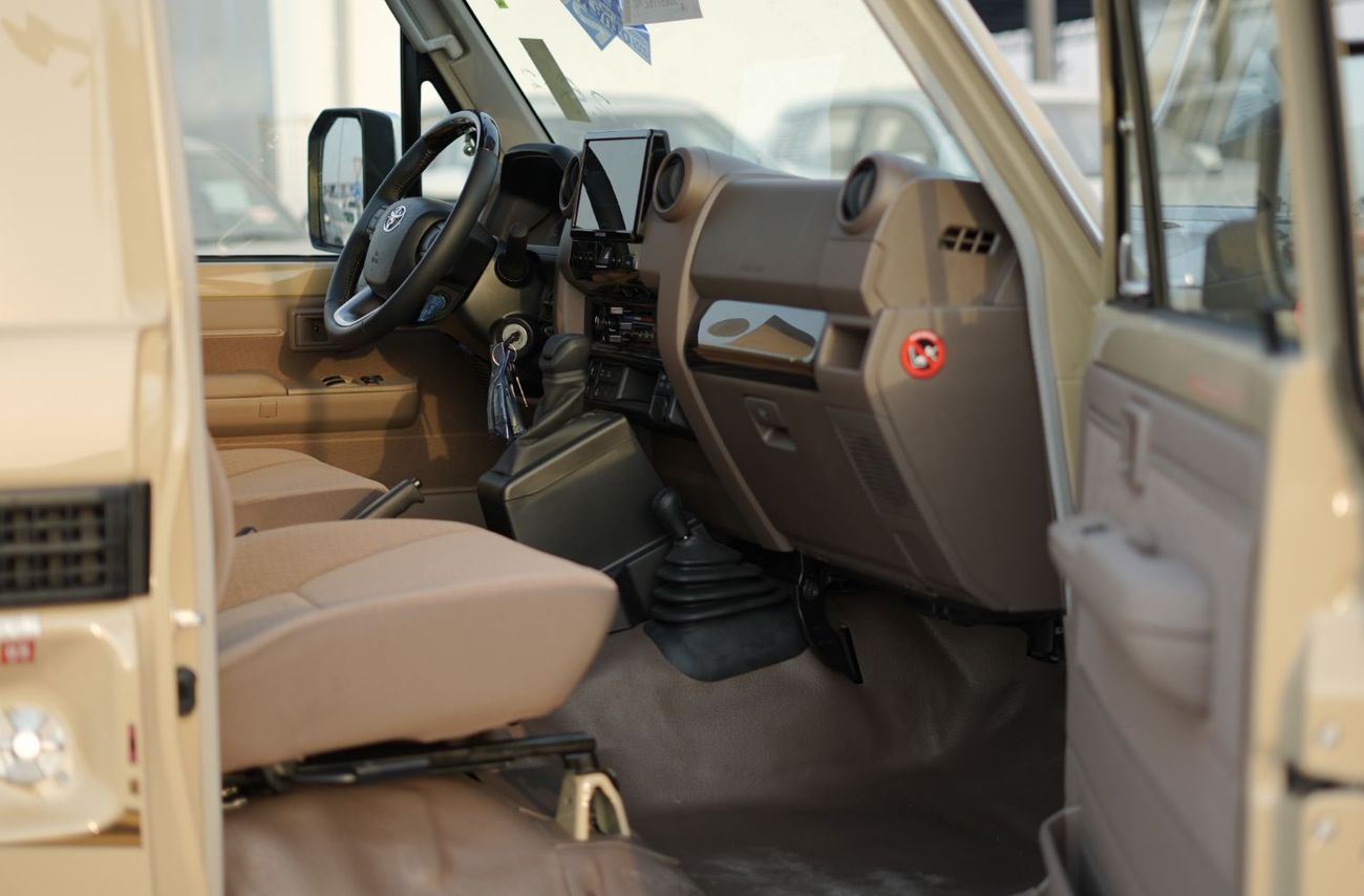 Toyota Land Cruiser Pick Up 2025 Toyota Land Cruiser LC 79 4.0L AT Petrol Basic (Beige)