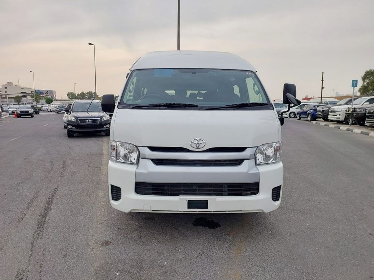 Toyota Hiace TOYOTA HIACE COMMUTER VAN RHD 2017 MODEL 2.7 L PETROL AUTOMATIC(PM81432)