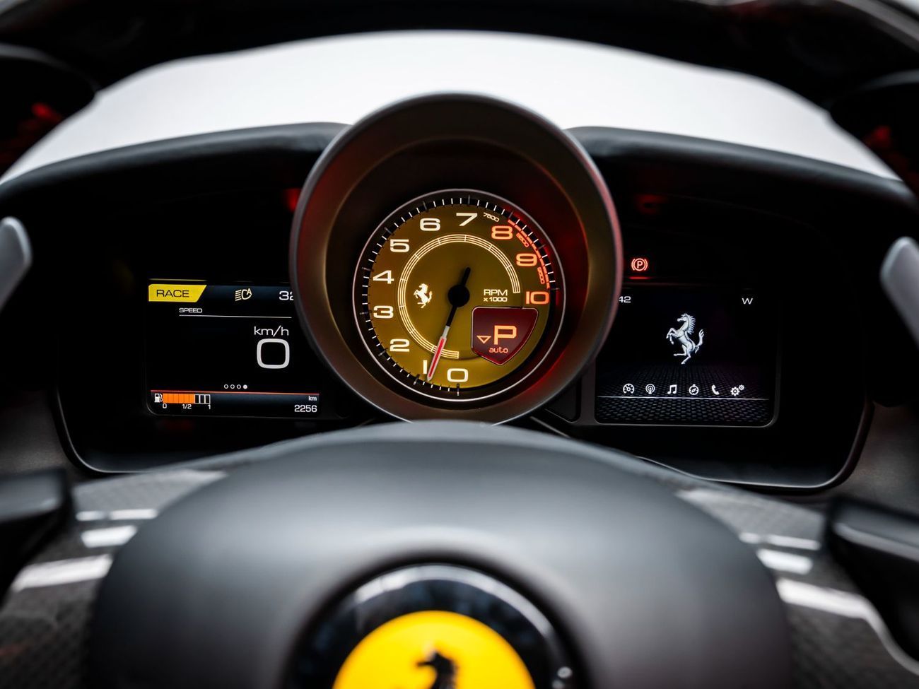 فيراري ف ٨ سبيدر 3.9T V8