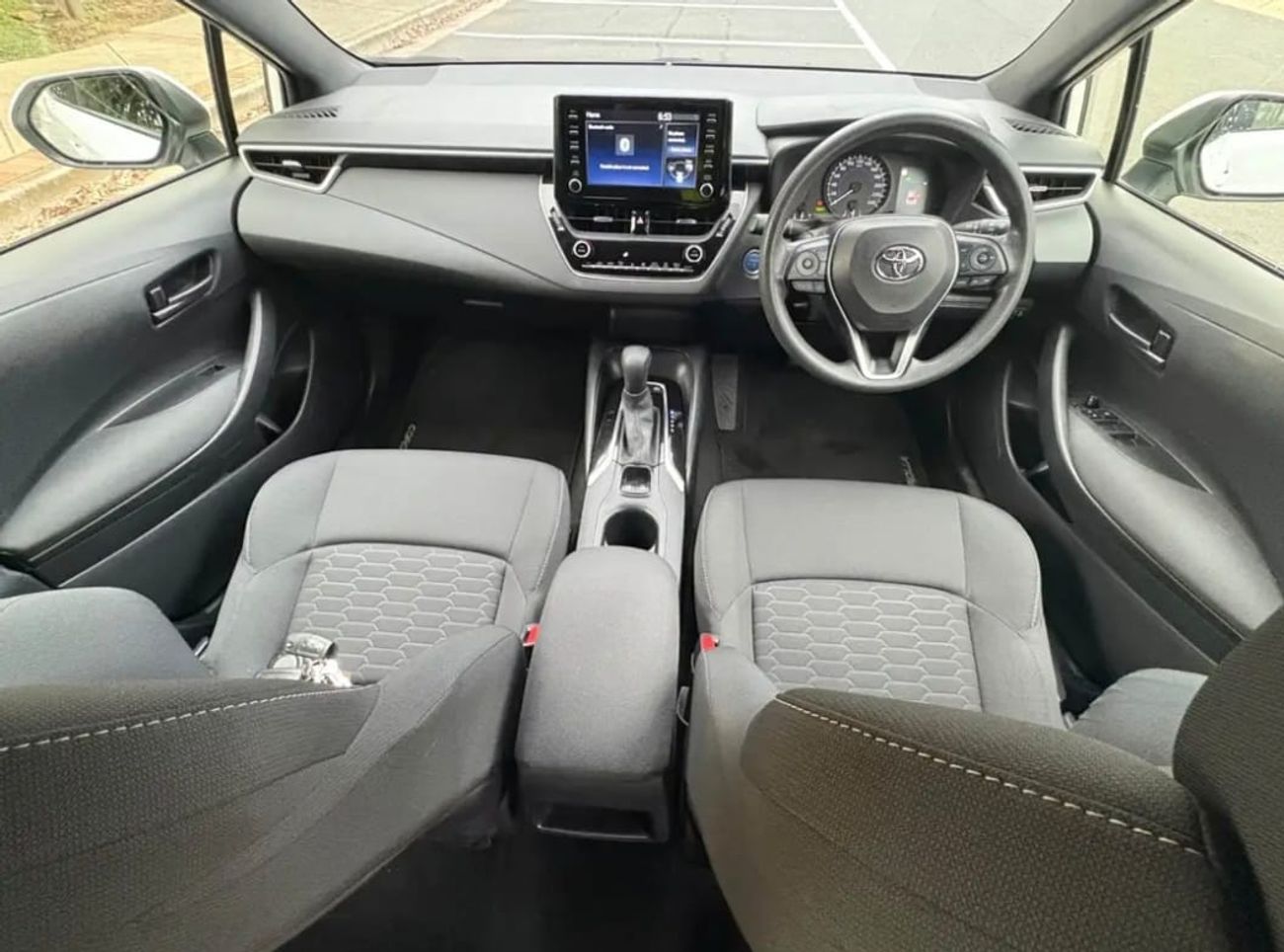 تويوتا كورولا HATCHBACK HYBRID 1.8 PETROL