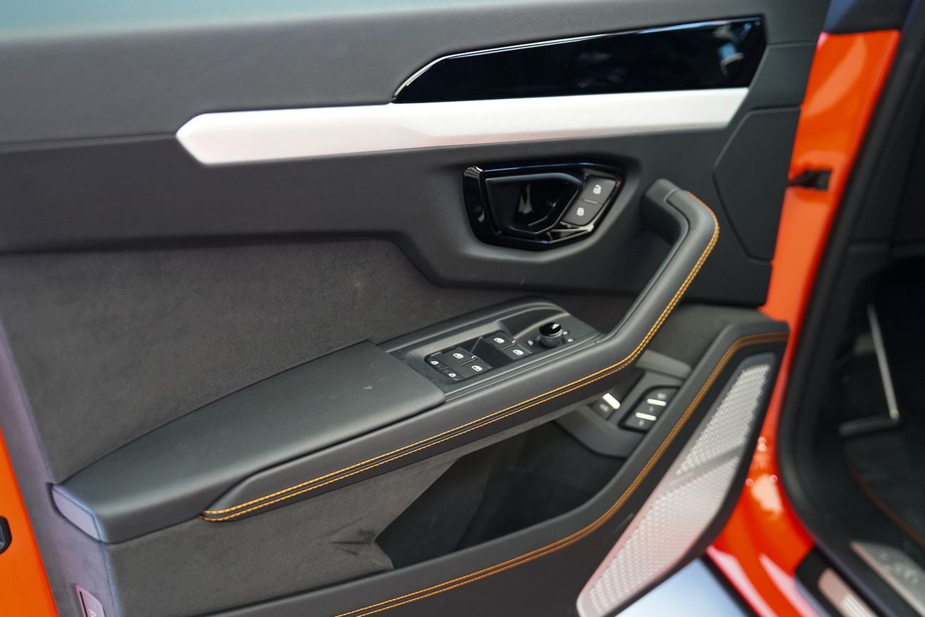 لامبورغيني اوروس STD 4.0T V8