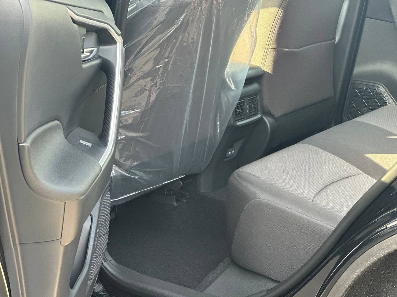 Toyota RAV4 2.5L PTR A/T // 2025 // Mid With Sunroof , Wireless Charge , DVD&Back Camera // Special Offer // By 