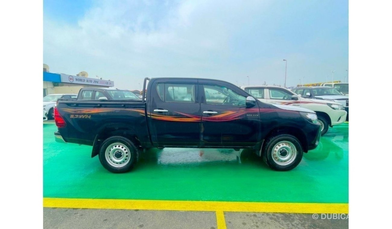 Toyota Hilux 2.7 L // 4X4 // BASIC OPTION // 2023