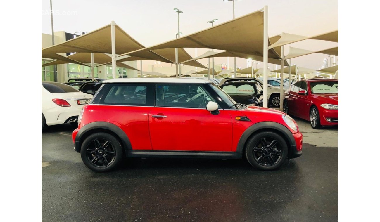 Mini Cooper Mini copper model 2013 GCC car prefect condition full option low mileage no need any maintenance