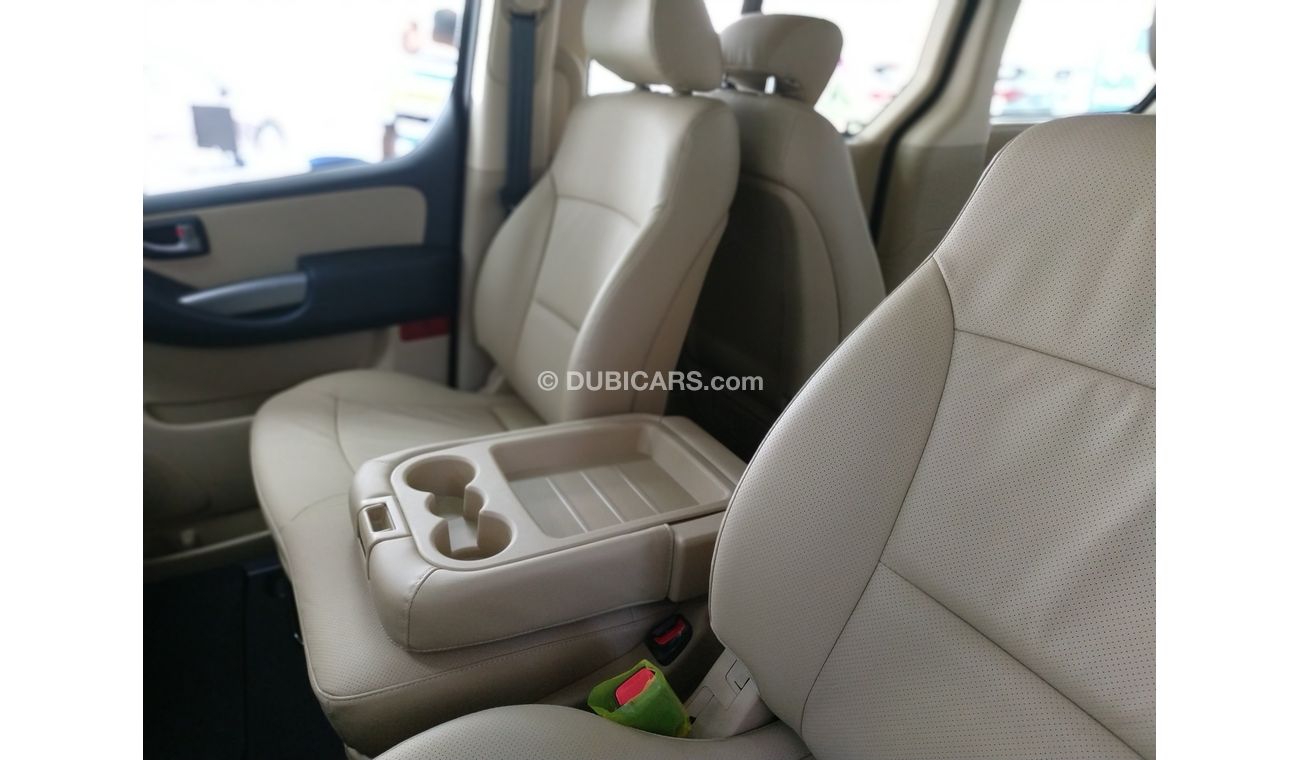 Hyundai H-1 HYUNDAI H1 9 SEATS 2019 MODEL