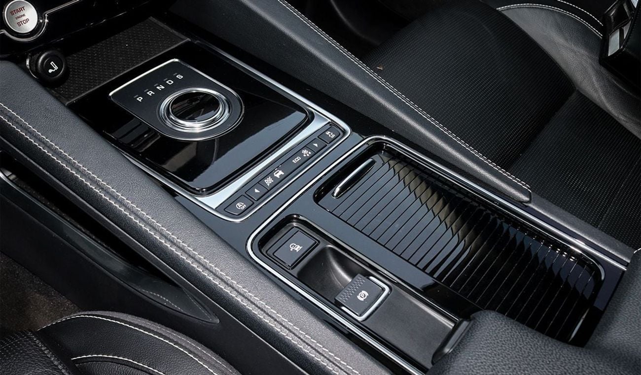 Jaguar F Pace Jaguar F-PACE R-Sport 2.0L Petrol A/T, Model 2018