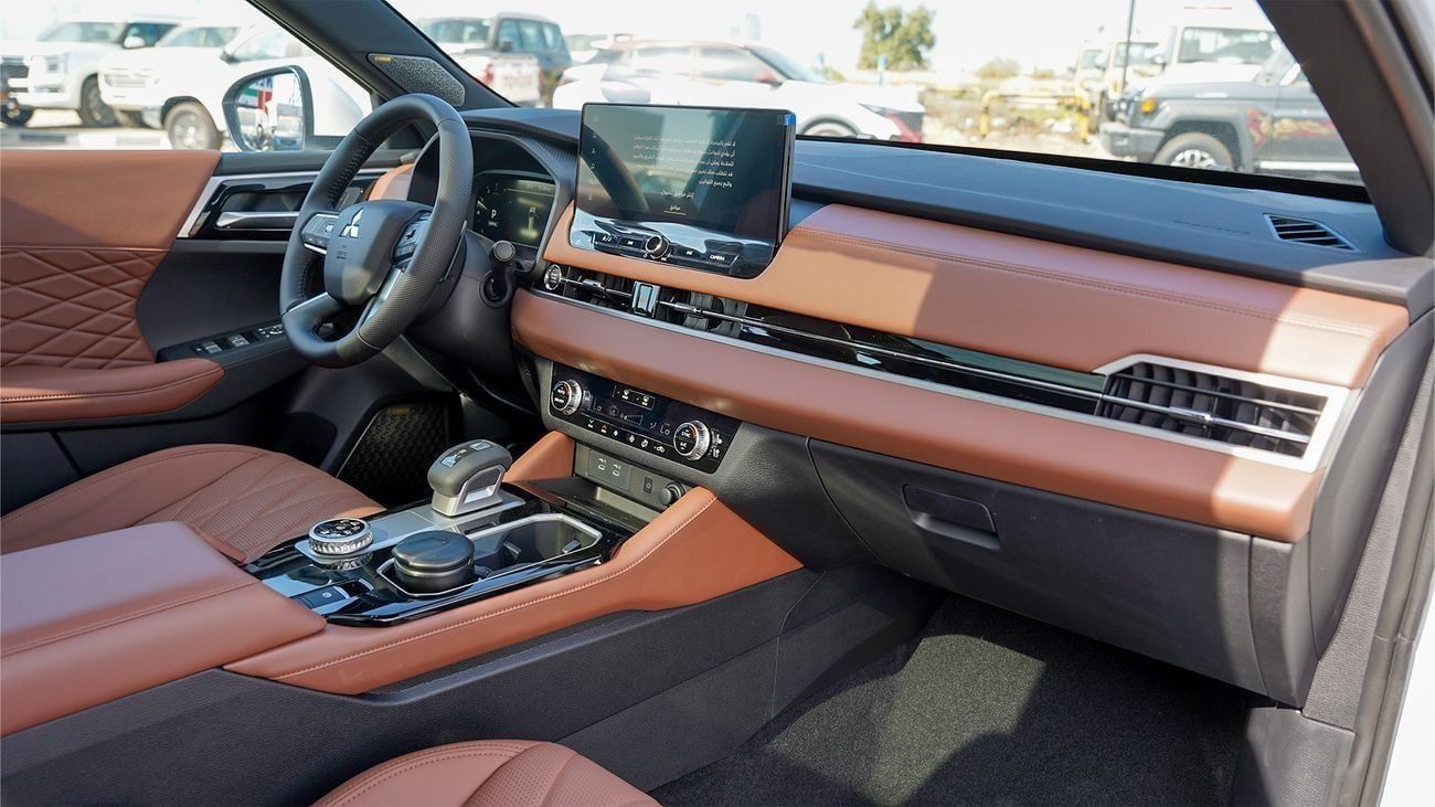 ميتسوبيشي آوتلاندر ميتسوبيشي أوتلاندر 2026 – الفئة البريميوم (G09)  2.5 لتر | SUV بسبعة مقاعد | مواصفات الخليج | للتصدي