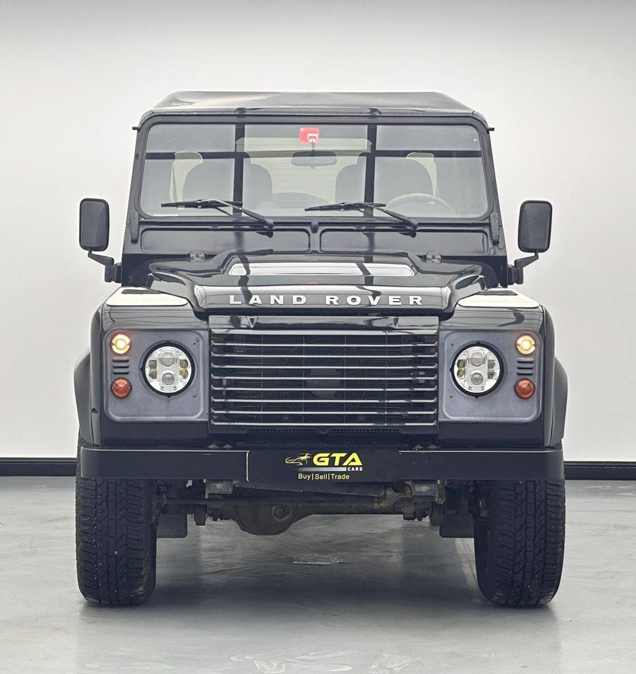 لاند روفر ديفندر 2011 Land Rover Defender 90, Full Service History, Excellent Condition, GCC