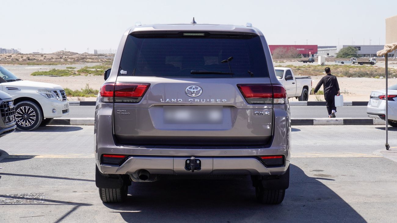 Toyota Land Cruiser GXR 3.5 L Twin Turbo V6