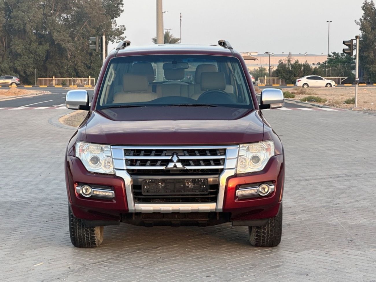 Mitsubishi Pajero Std 3.5L MODEL 2017 GCC CAR PERFECT CONDITION INSIDE AND OUT SIDE