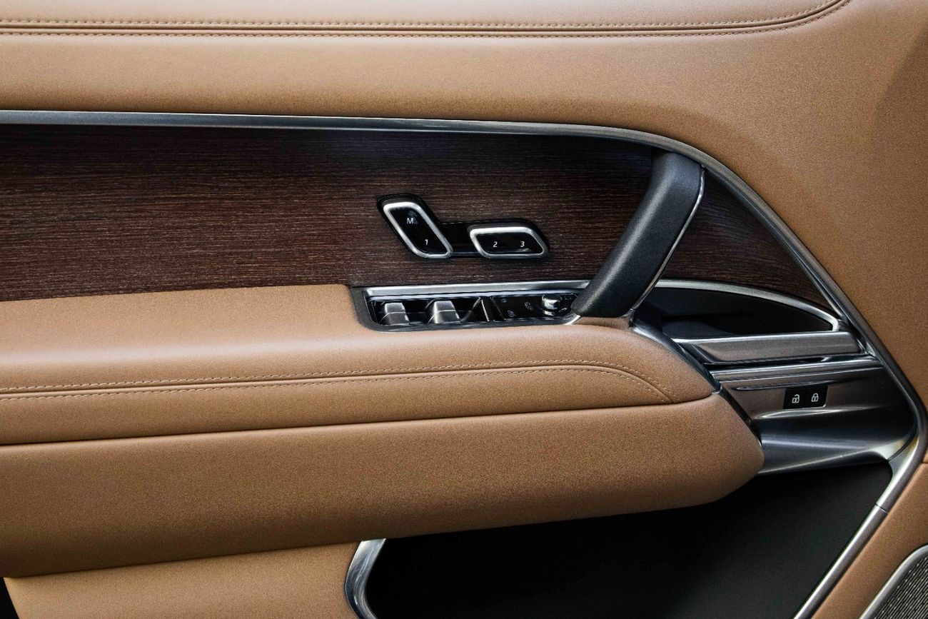 Land Rover Range Rover Range Rover Autobiography | 10,184 P.M | 0% Downpayment | Magnificient Condition!