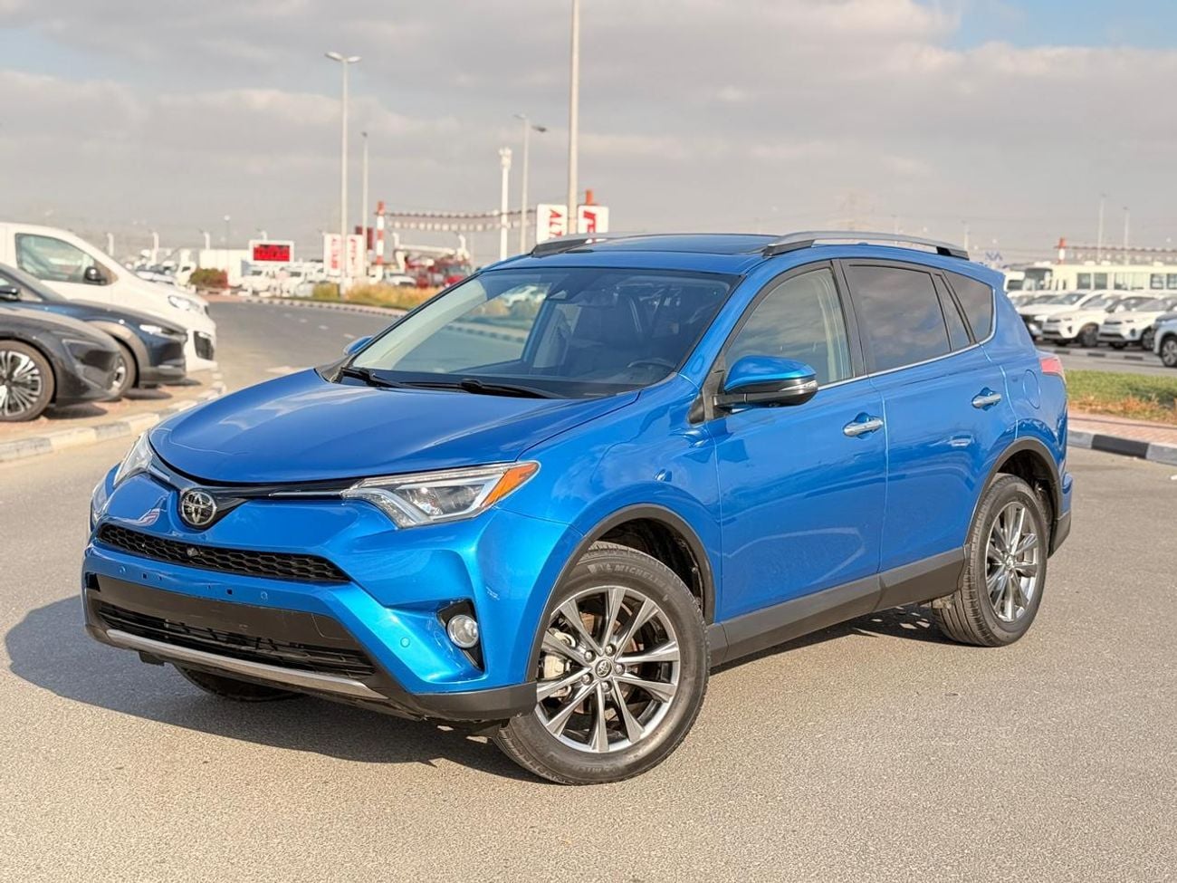 Toyota RAV4 VXR Limited 2.5L 360 camera, sunroof Full option