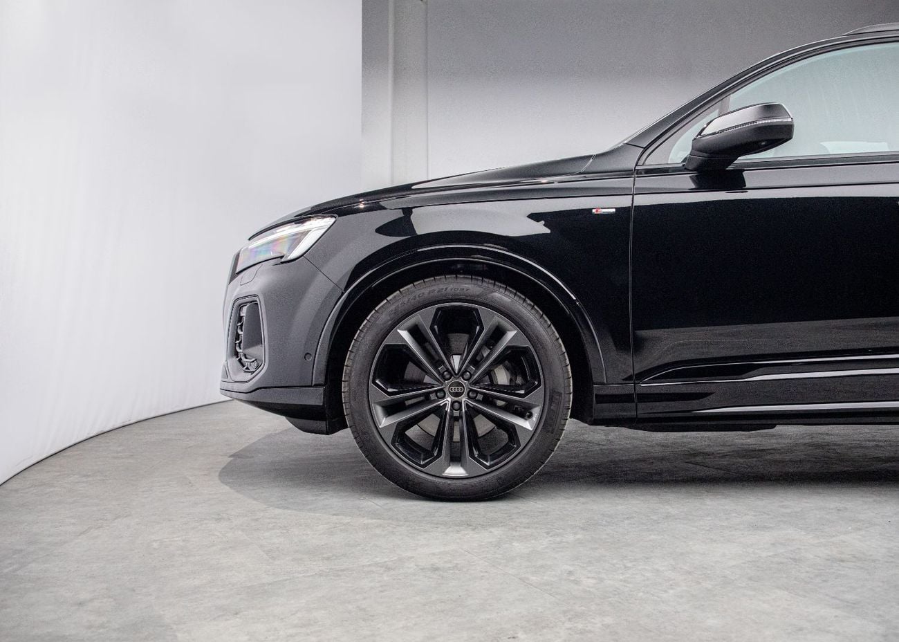 أودي Q7 45 TFSI S-LINE 45 TFSI quattro S Line 2.0L