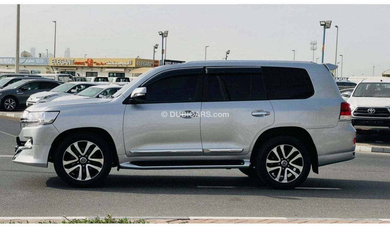 تويوتا لاند كروزر Sahara 2009 Face-Lift 2021 [LHD] 4.7CC Petrol AT Sunroof Rear TV Back Camera 4WD