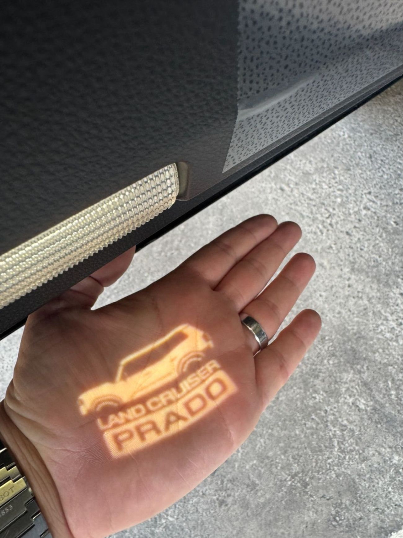 تويوتا برادو 2.4 TURBO LUXURY PANORAMA FULL **EXPORT ONLY**التصدير فقط خارج الخليج**