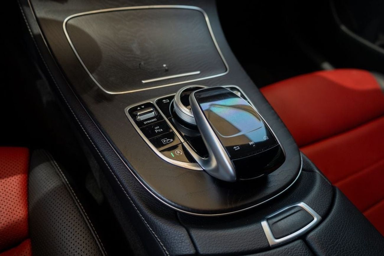 مرسيدس بنز E200 Mercedes-Benz E200 Premium+ 2019 GCC under Warranty with Flexible Down-Payment.