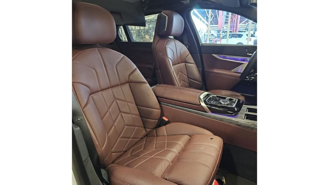 BMW 740Li 740I M KIT 2023 GCC 5 YEARS DEALER WARRANTY AND SERVICE