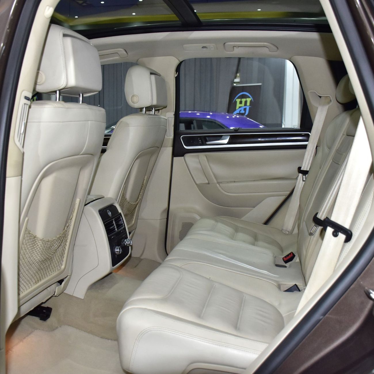 Volkswagen Touareg SEL EXCELLENT DEAL for our Volkswagen Touareg ( 2015 Model ) in Brown Color GCC Specs