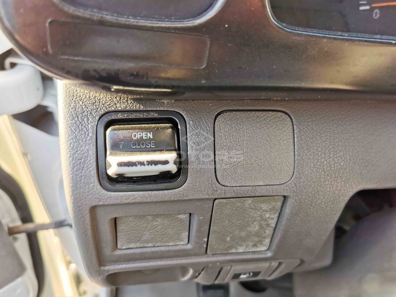 Toyota Coaster 2.7L Petrol, 30 seats, clean interior and exterior (CODE # TC02)