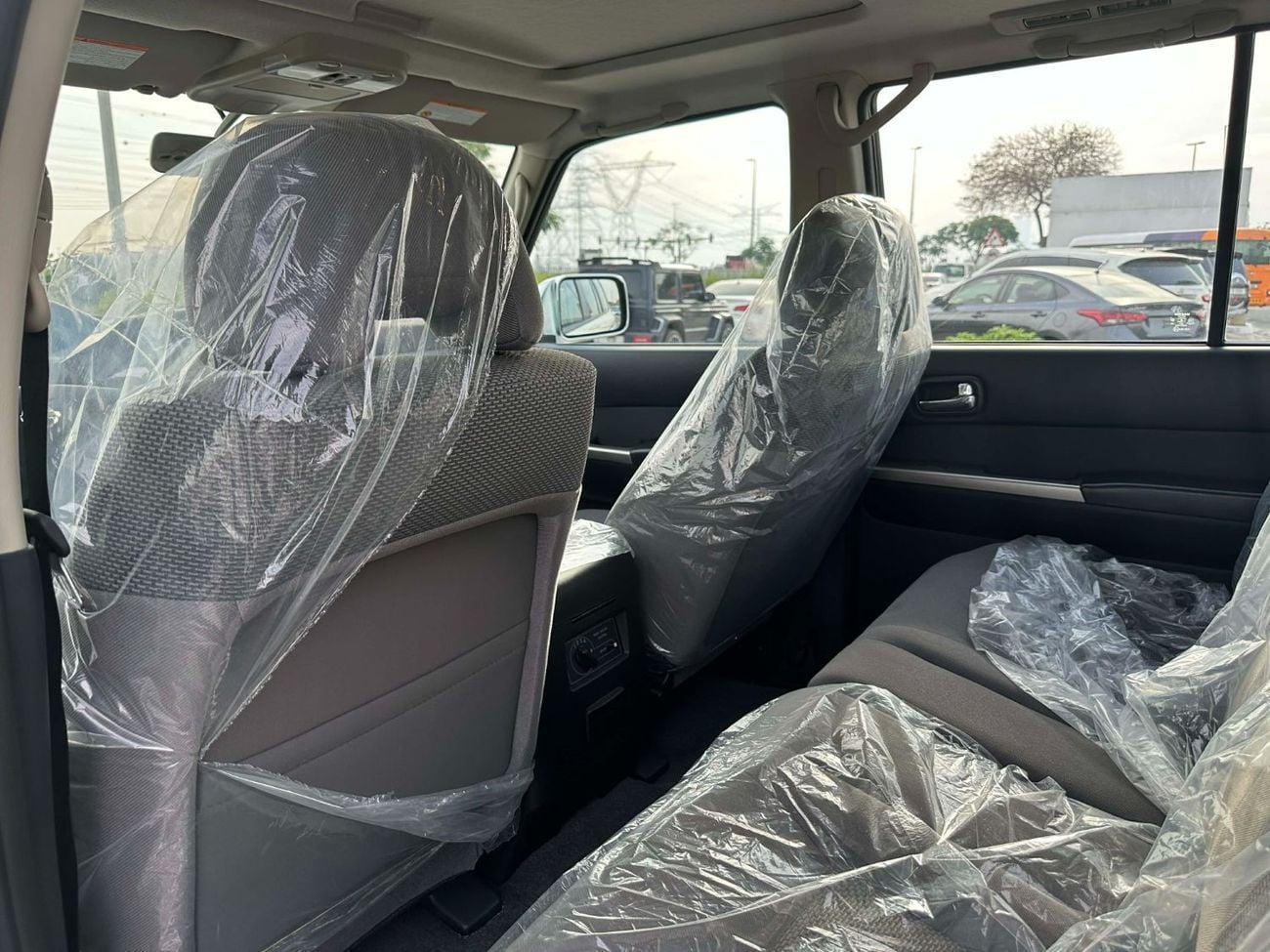 Nissan Patrol SAFARI GL 4.8L M/T (7 Seater)