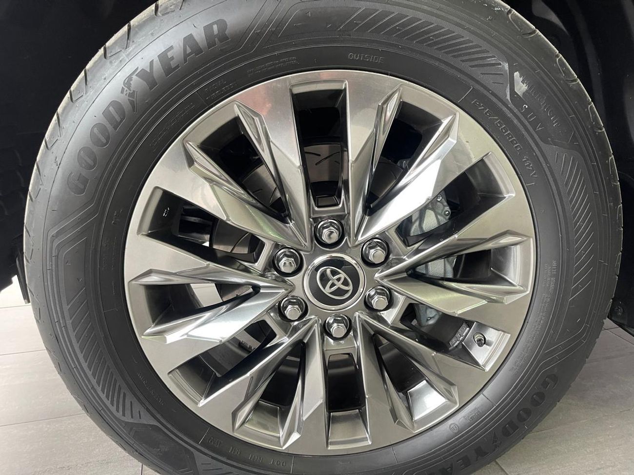 Toyota Land Cruiser Toyota Land Cruiser 300(B7+)- Armored vehicle