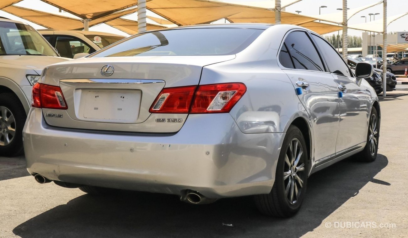 لكزس ES 350 خالية من الحوادث