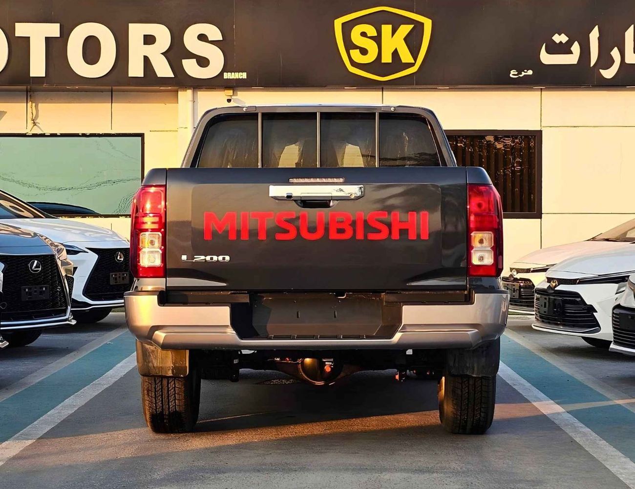 Mitsubishi L200 GLX / DOUBLE CABIN / 2.4L V4 PETROL / DVD CAMERA / ALLOY RIMS (CODE # GLXP)