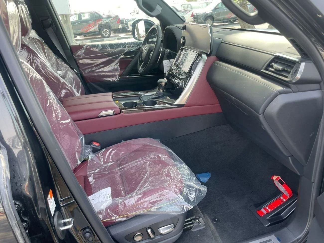 Lexus LX600 SIGNATURE 2025 Lexus LX600 Turbo Sport (7-Seater) 3.5L V6 Twin-Turbo Petrol A/T 4WD Export Only