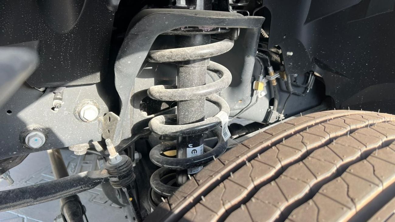 رام 5500 EXPORT ONLY - Ram 5500 Regular Chassis Cab 4x4 6.7L Cummins Diesel 8-Speed AT