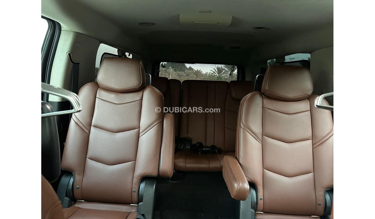 Cadillac Escalade Escalade ESV Platinum 2015 GCC // 2keys // Accident free // Perfect condition