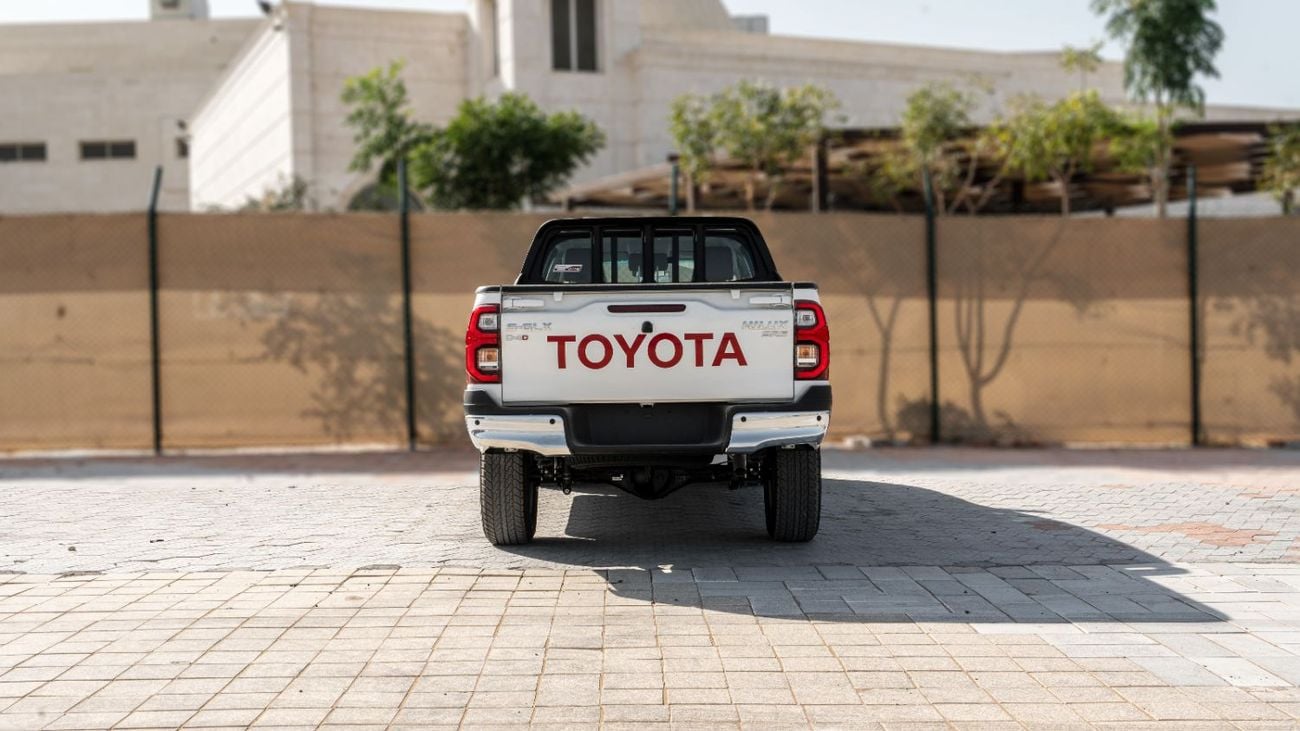 تويوتا هيلوكس SGLX 2026 Toyota Hilux S-GLX 2.8L AT Diesel (White-Red)
