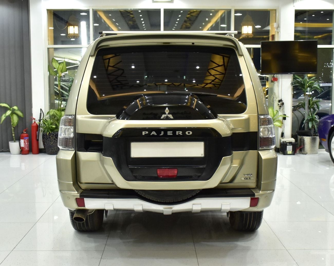 ميتسوبيشي باجيرو EXCELLENT DEAL for our Mitsubishi Pajero GLS ( 2017 Model ) in Golden Color GCC Specs