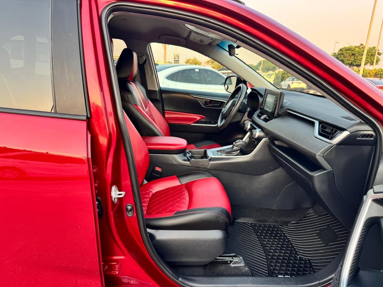 Toyota RAV4 LE  4WHEEL LADER SEATS CANADIAN SPECIFIC