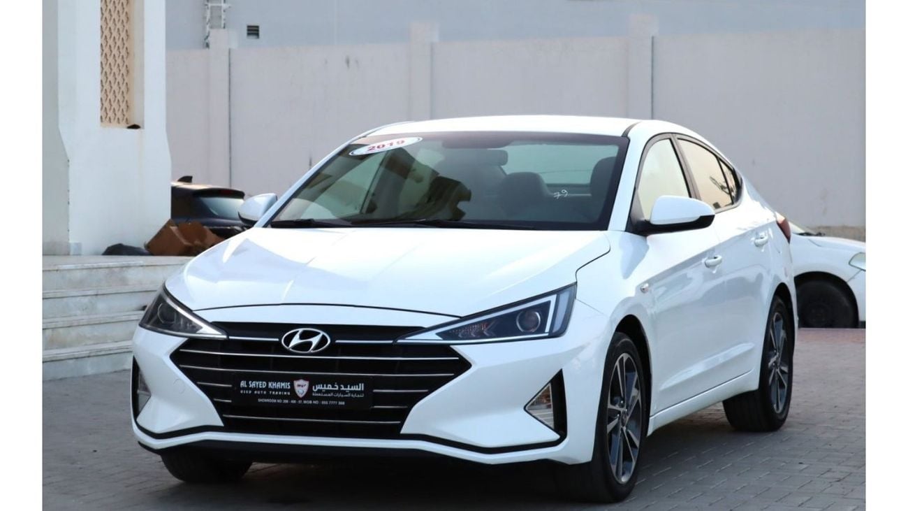Hyundai Elantra GLS 2019 (GCC ) very good condition without accident