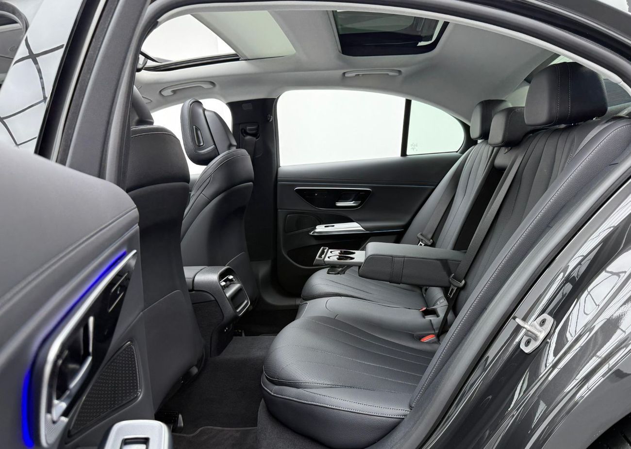 مرسيدس بنز E200 2.0L 2024 Mercedes Benz E200 AMG, Warranty, Fully Loaded, Very Low Kms, Excellent Condition, Korean