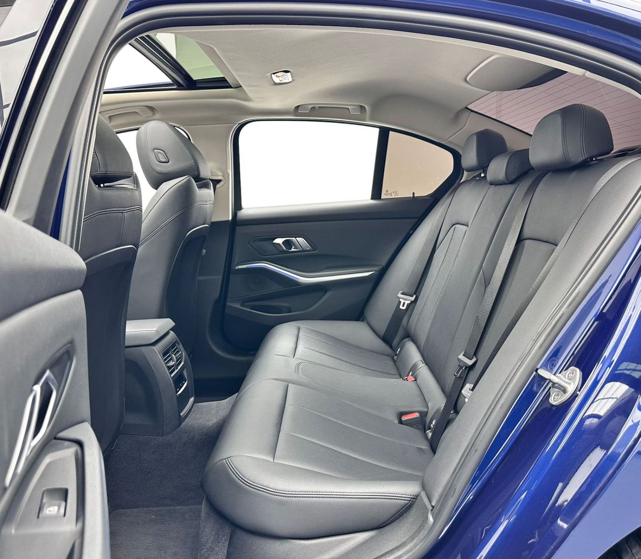 BMW 320i 2020 BMW 320i, 1 Year Unlimited KM Warranty, BMW Full Service History, GCC