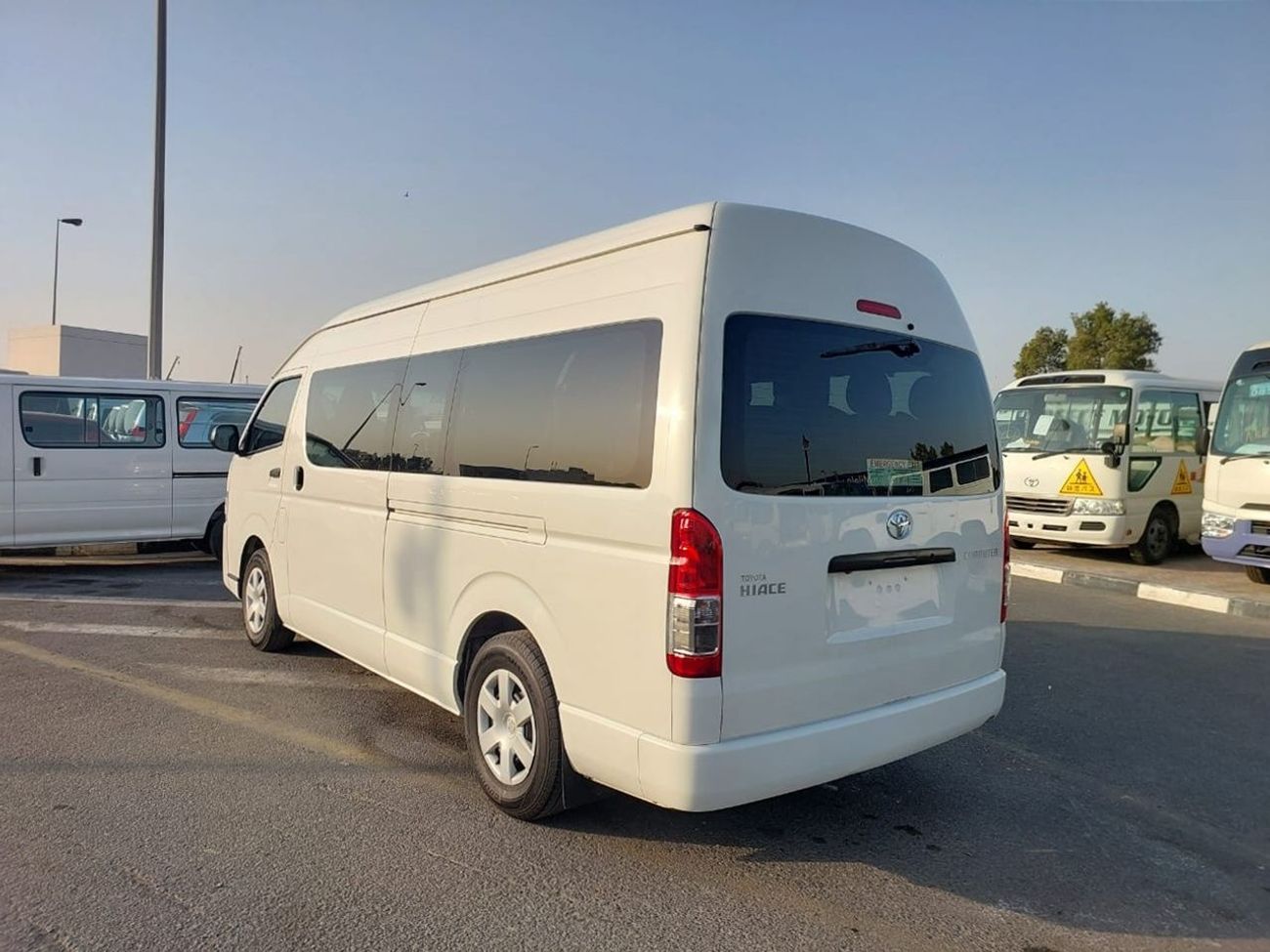 تويوتا هاياس TOYOTA HIACE COMMUTER VAN RHD 2015 MODEL 3.0 L DIESEL AUTOMATIC(PM22809)