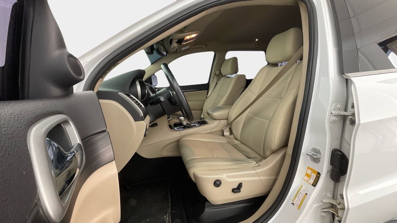 Jeep Grand Cherokee LAREDO | Guaranteed Warranty | 0 Down Payment